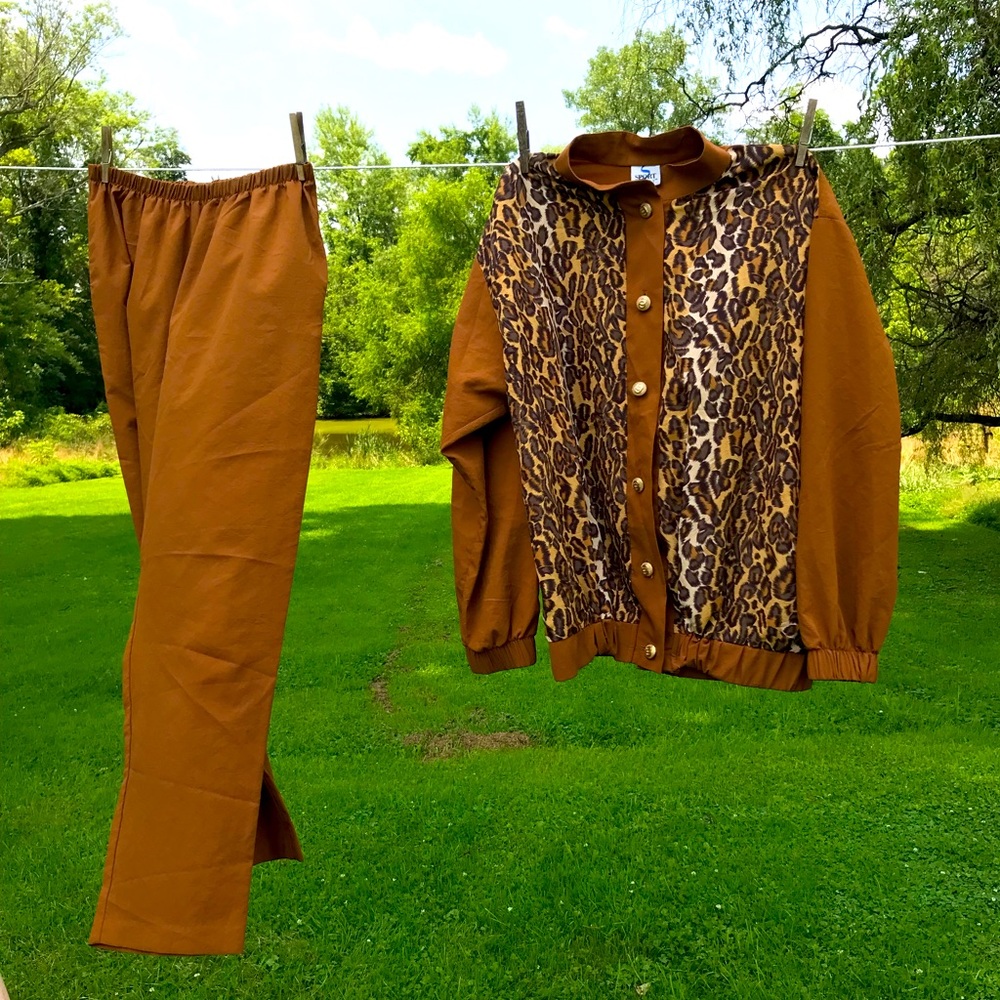 Leopard print sport set
